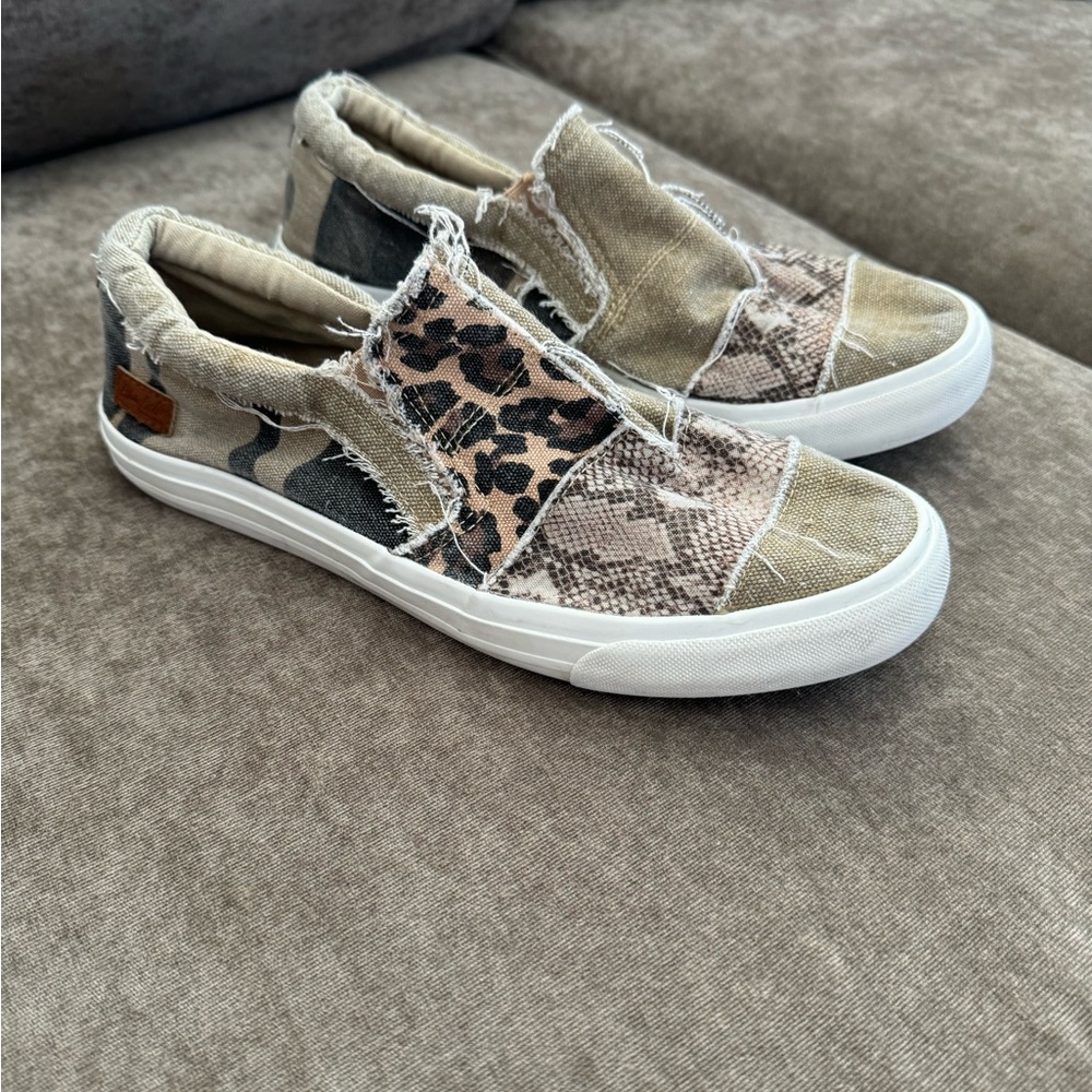 Blowfish slide in canvas shoes